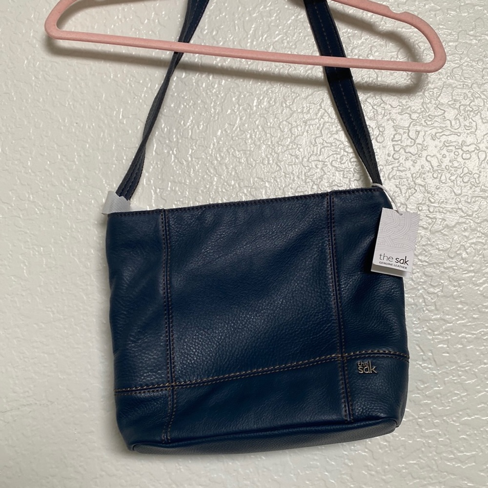 The sak medium sized genuine leather handbag